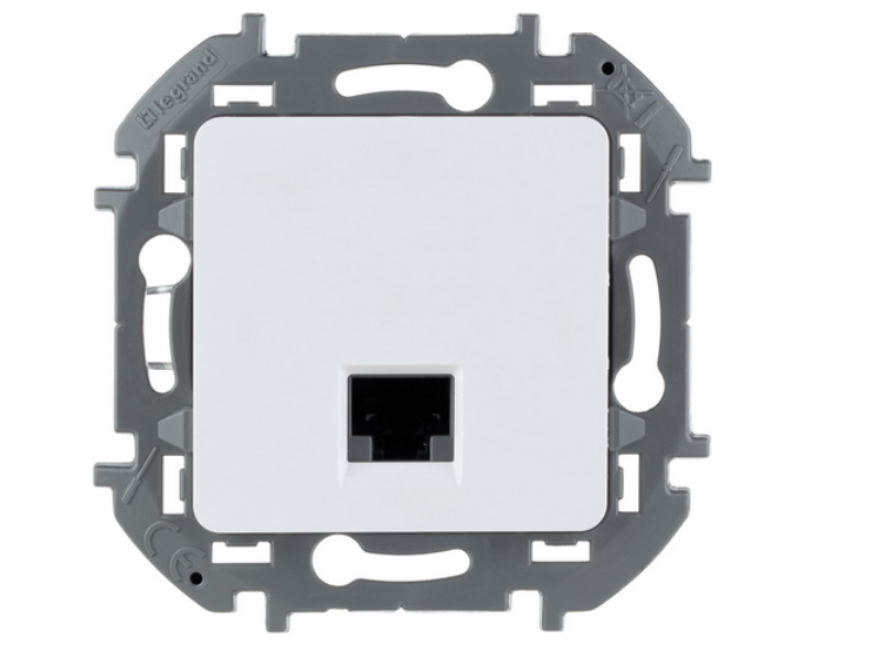 Розетка компьютерная одноместная RJ45 6 UTP IP20 LEGRAND INSPIRIA БЕЛЫЙ скрытая установка 673830